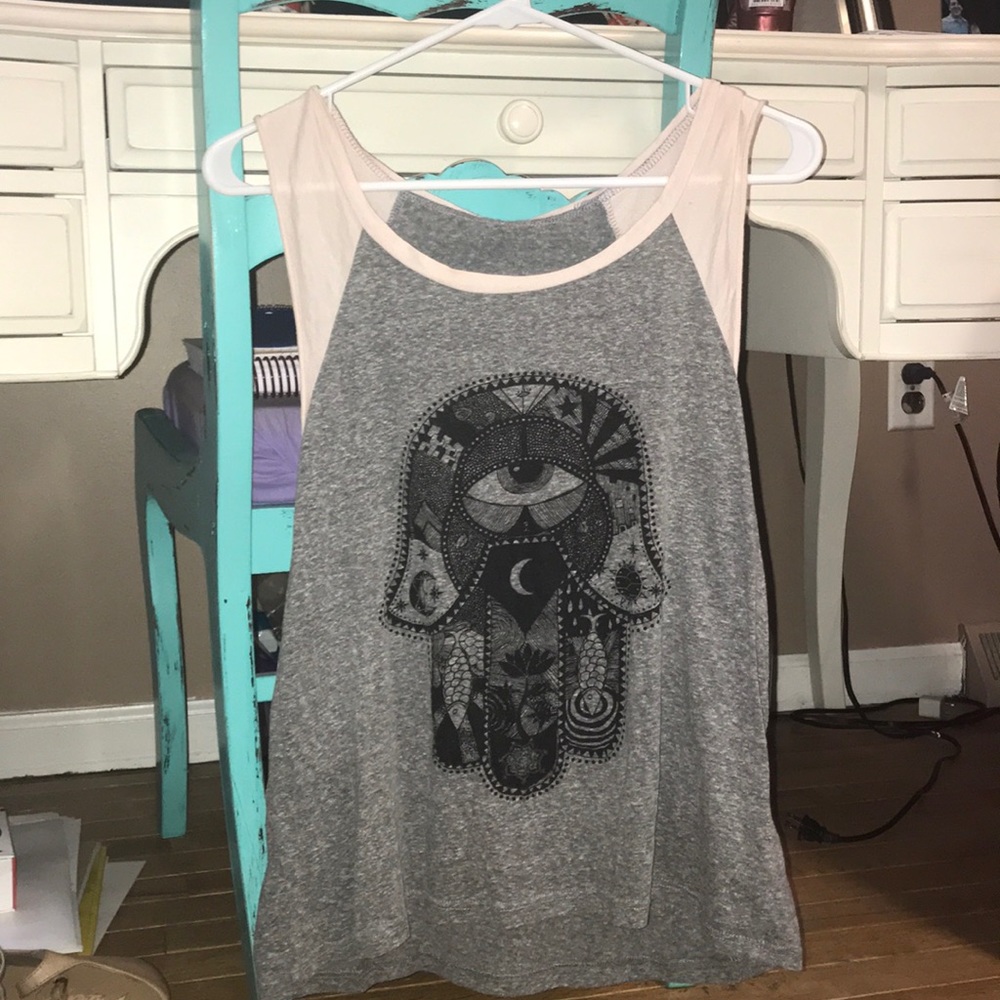 Hamsa graphic tee